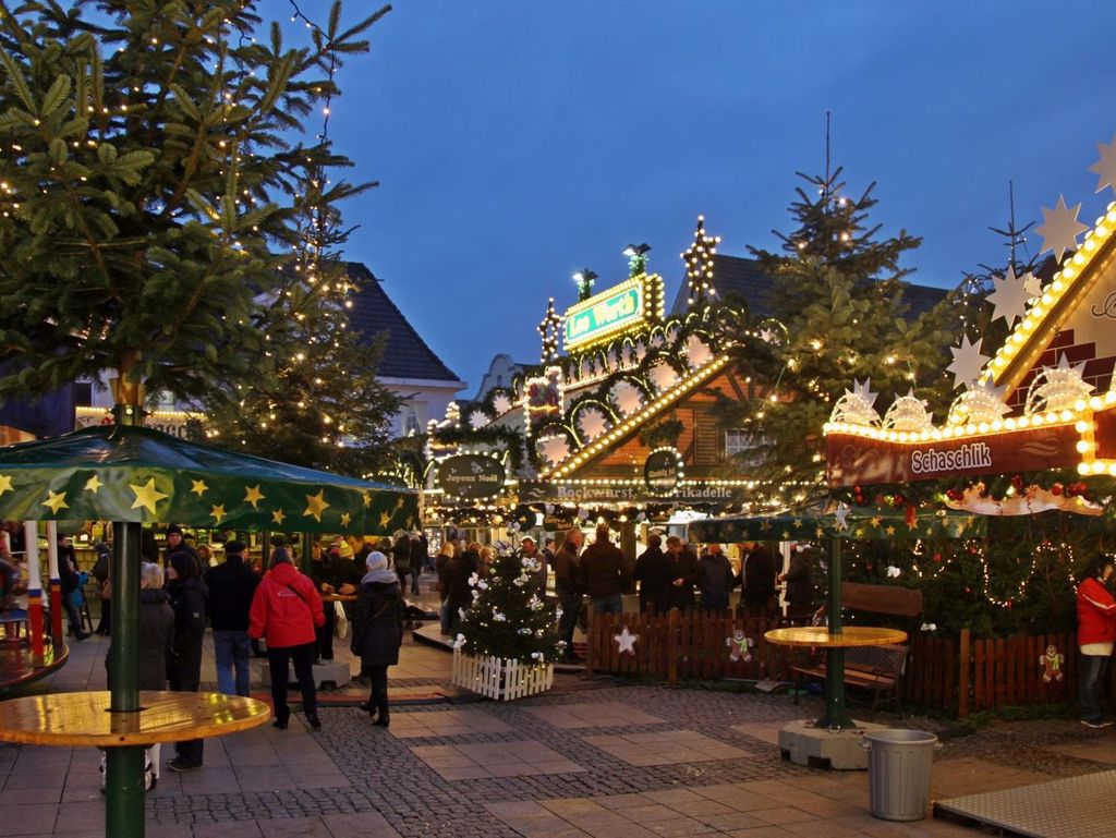 Der beleuchtete Weihnachtsmarkt Aurich