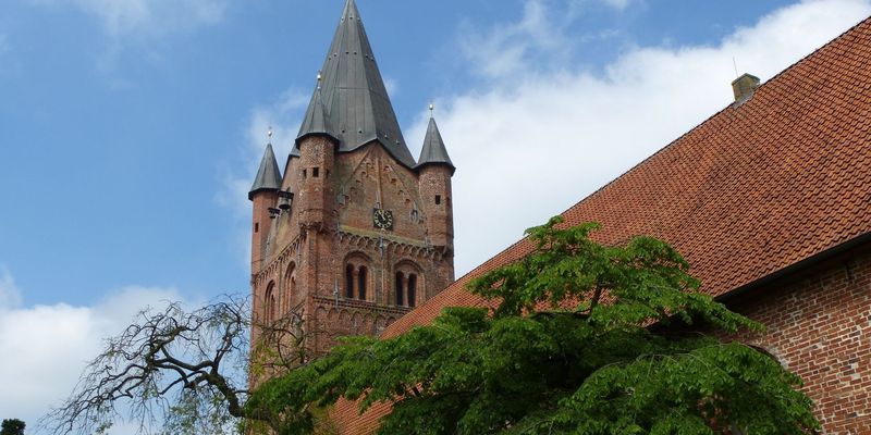 Kirchturmspitze der St.-Petri-Kirche in Westerstede